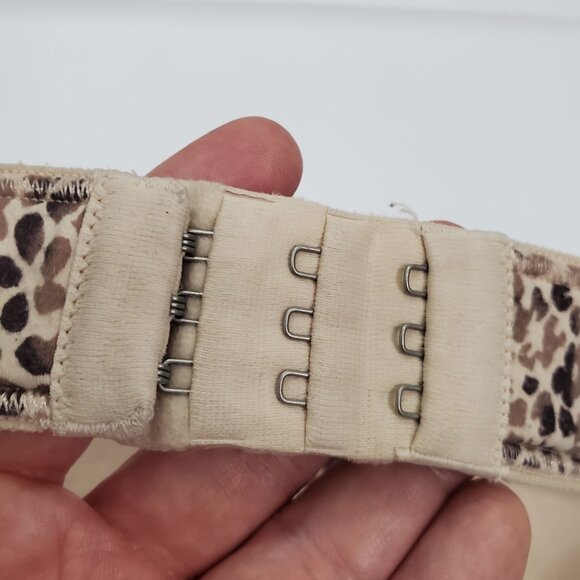 Victoria's Secret Body By Victoria Lined Strapless Cheetah Memory Foam Bra 32A - Picture 5 of 6